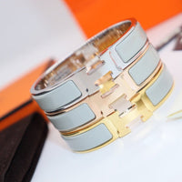 [Luckin Jewelry]H LIGHT BLUE BRACELET