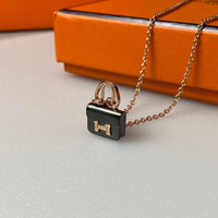 [Luckin Jewelry]CONSTANCE BLACK PEDANT PINK GOLD NECKLACE